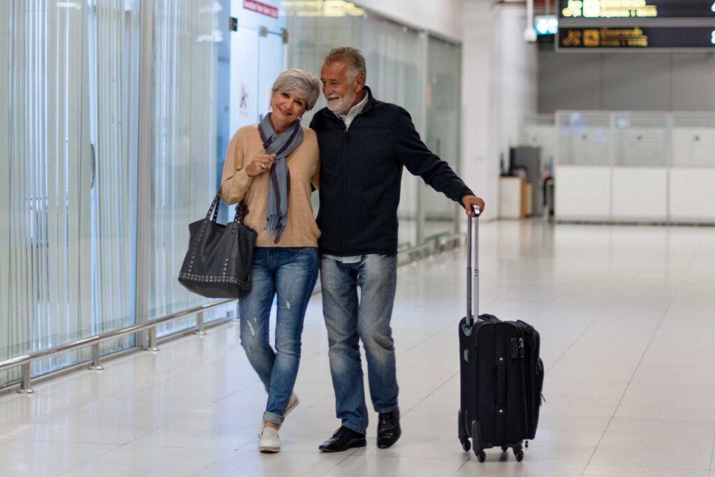 Asistencia en vuelos para personas mayores.