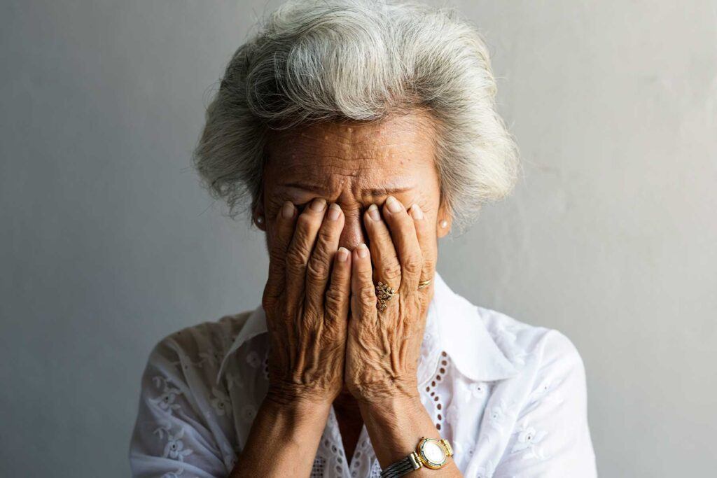 Como tratar a personas mayores difíciles.