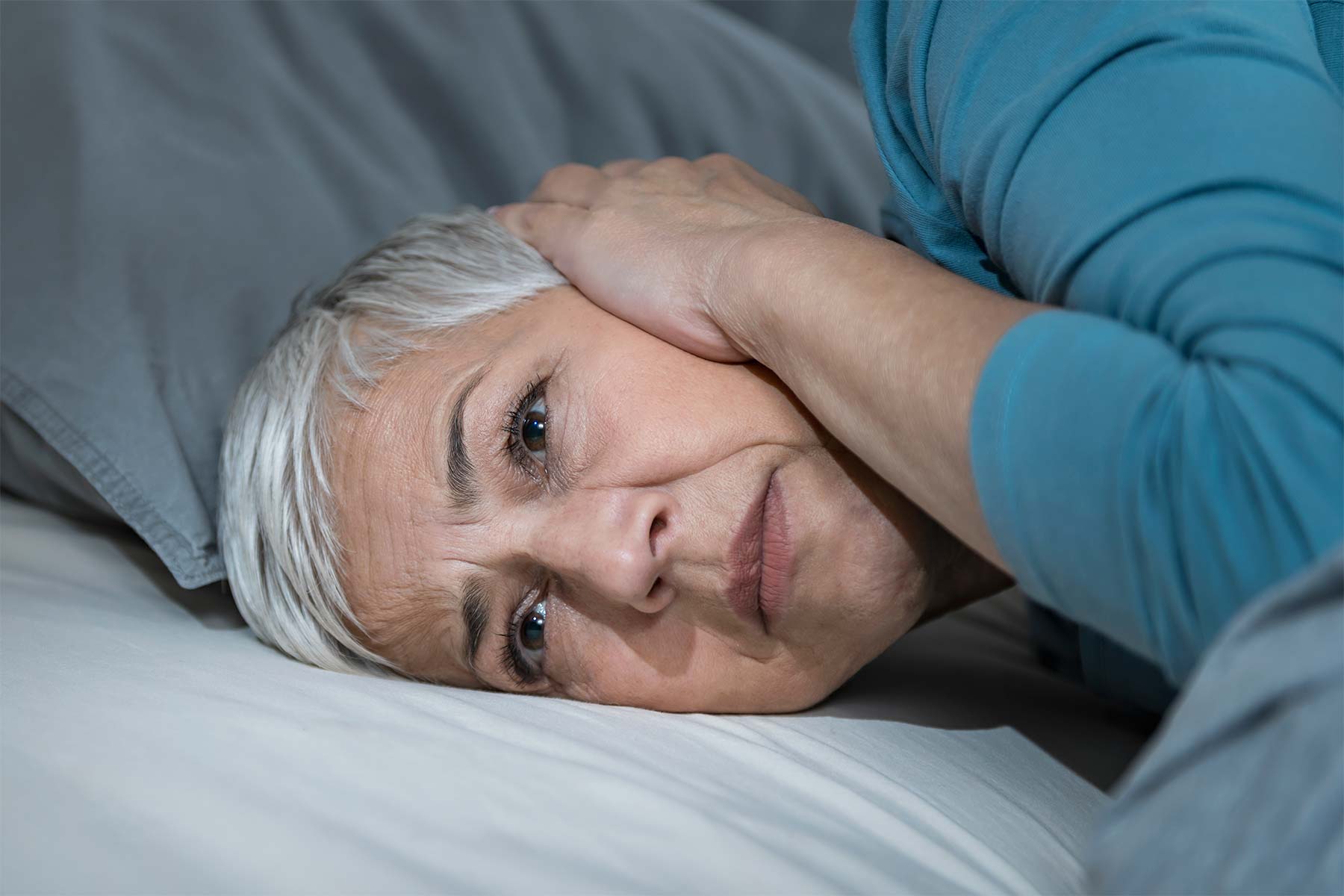 Qué significa cuando una persona mayor tiene mucho sueño?