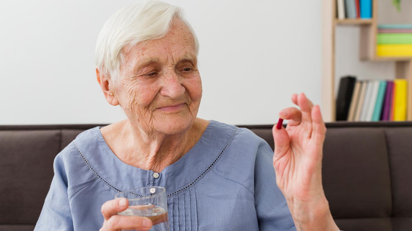 ¿Cuando ya no es normal el vómito? La gripe estomacal, la intoxicación alimentaria y el mareo pueden provocar vómitos y deshidratación.