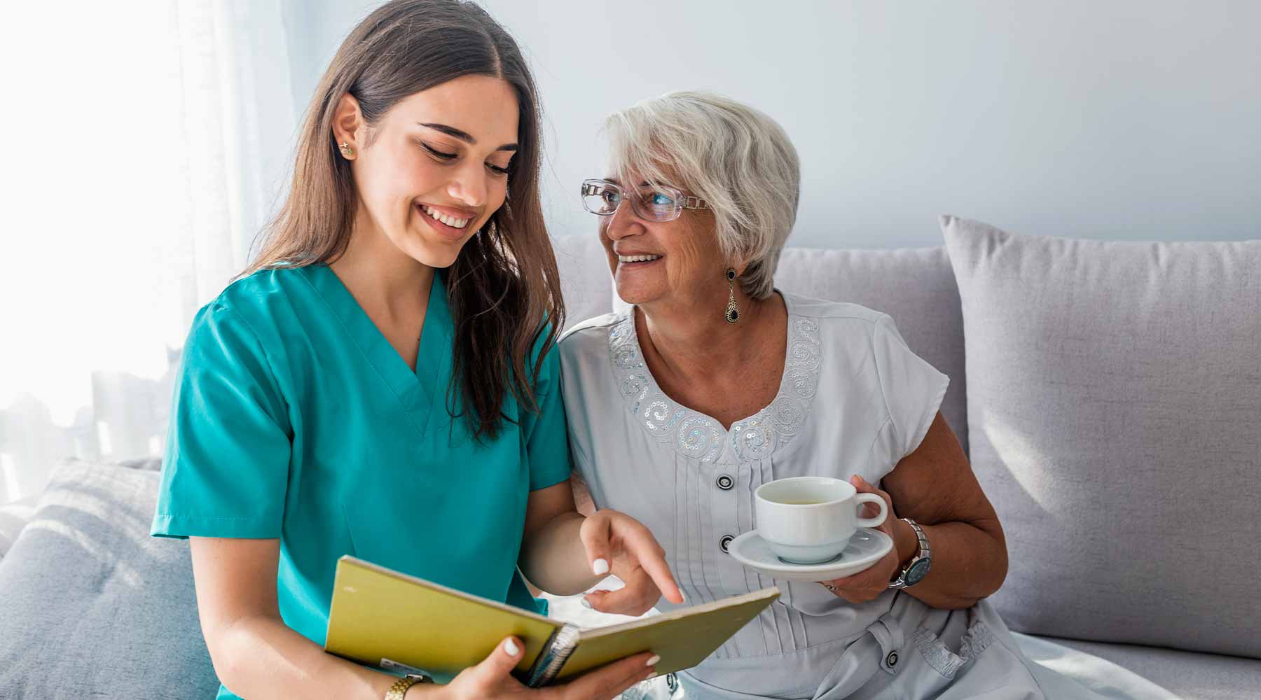 ¿Cuánto tiempo debe leer un adulto al día? La lectura tiene innumerables beneficios, como mejorar el vocabulario, mantener la mente alerta , mejorar la memoria y reducir el estrés.