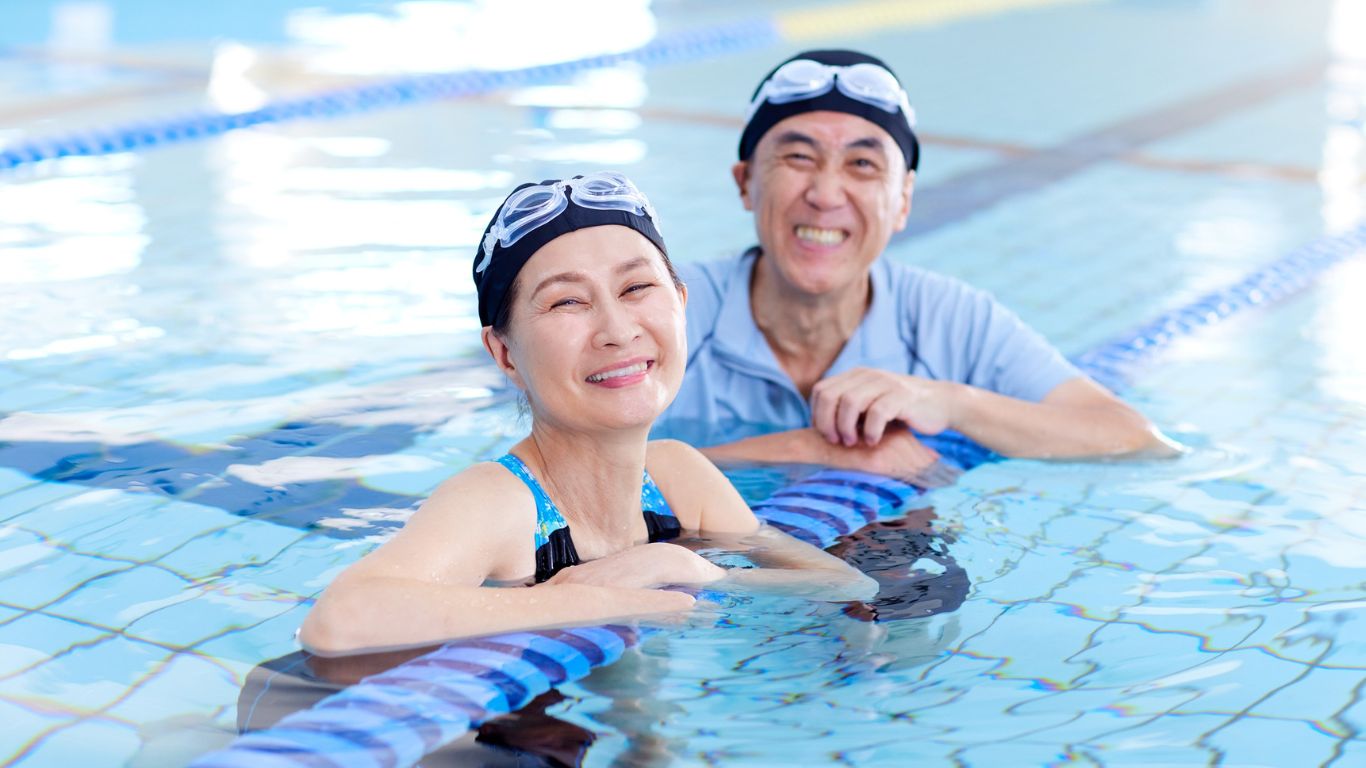 Beneficios de la natación en adultos mayores