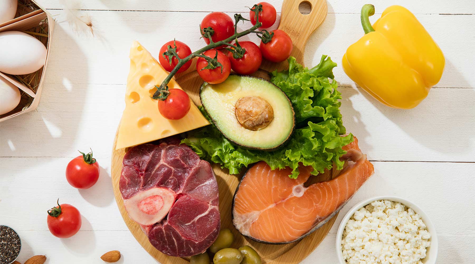 Carne, pescado, queso, verdura. Dieta variada con vitamina B12.