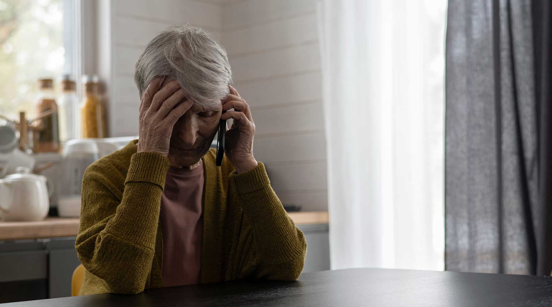 A veces ocurre que las mujeres mayores han soportado una larga historia de violencia a través de diferentes relaciones.