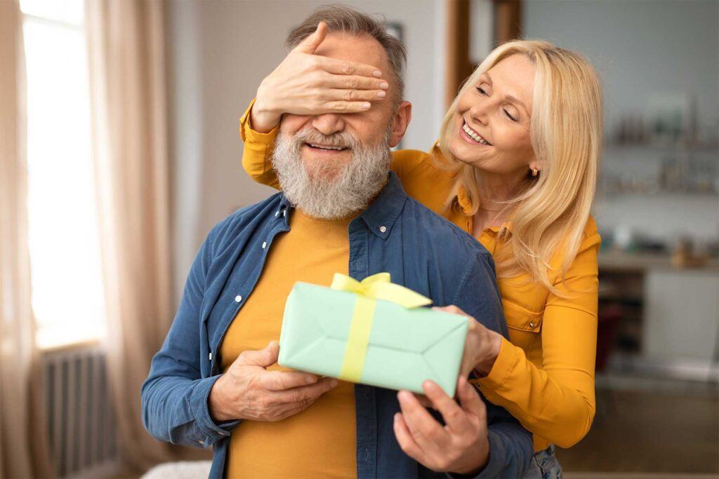 Que regalar a una persona mayor.