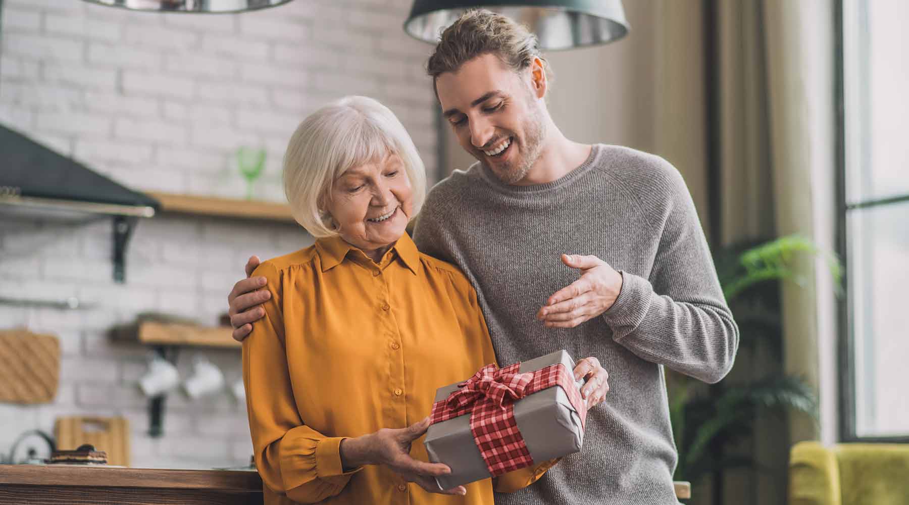 Para muchas personas mayores, los elementos clave de un regalo son la practicidad y la funcionalidad.