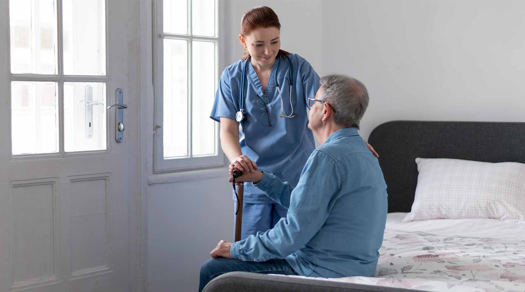 La pérdida de memoria puede hacer que a los adultos mayores les resulte más difícil acostumbrarse a la idea de que alguien los ayude a bañarse, lo que podría generar algunos comportamientos difíciles, como irritabilidad o agresividad.