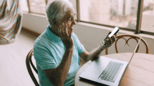 Talleres digitales para mayores en Madrid