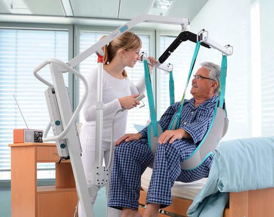 Grúas para personas mayores.