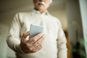 telefonos para personas mayores