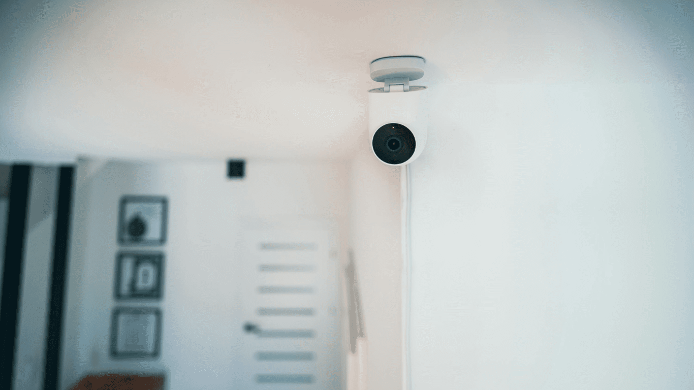 se puede grabar a una cuidadora de ancianos