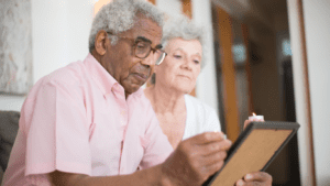 Los talleres de memoria para adultos mayores ofrecen una variedad de beneficios que pueden contribuir significativamente a la calidad de vida de las personas de la tercera edad.